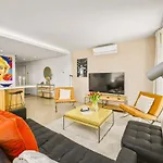 Luxury 3-bed Penthouse With Ocean Views, Terrace & Pool 아파트
