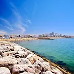 아파트 Luxury 3-bed Penthouse With Ocean Views, Terrace & Pool