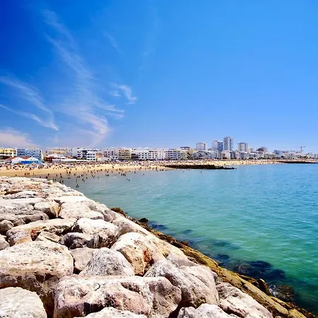 Apartamento Luxury 3-bed Penthouse With Ocean Views, Terrace & Pool