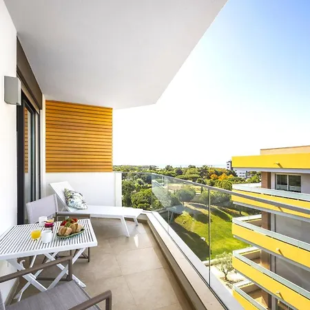 Apartamento Luxury 3-bed Penthouse With Ocean Views, Terrace & Pool *