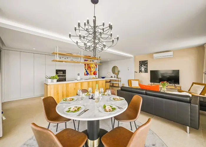 Apartment Luxury 3-bed Penthouse With Ocean Views, Terrace & Pool Quarteira