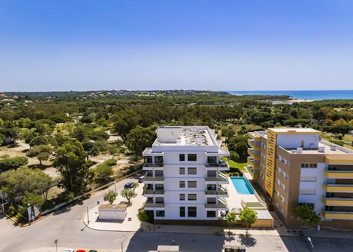 Apartment Luxury 3-bed Penthouse With Ocean Views, Terrace & Pool *