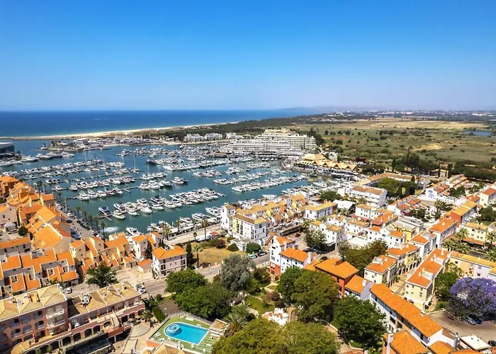 Apartment Luxury 3-bed Penthouse With Ocean Views, Terrace & Pool *