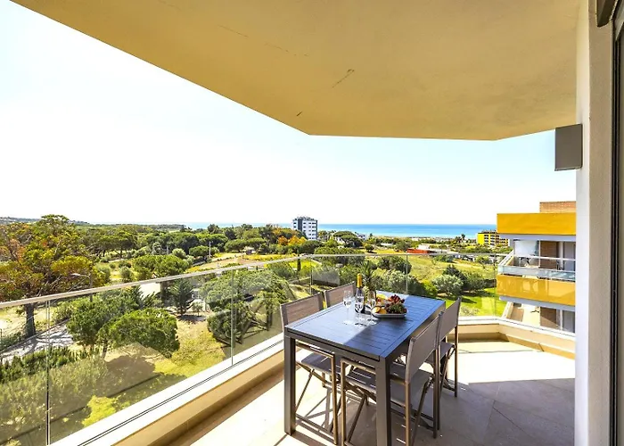 Apartment Luxury 3-bed Penthouse With Ocean Views, Terrace & Pool