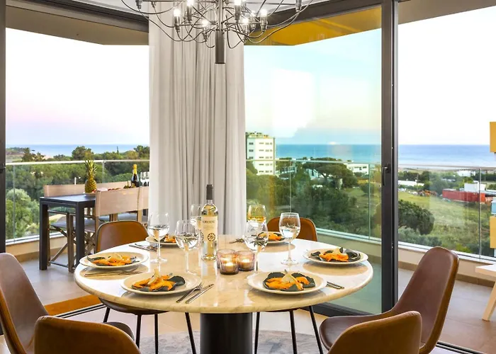 Apartment Luxury 3-bed Penthouse With Ocean Views, Terrace & Pool