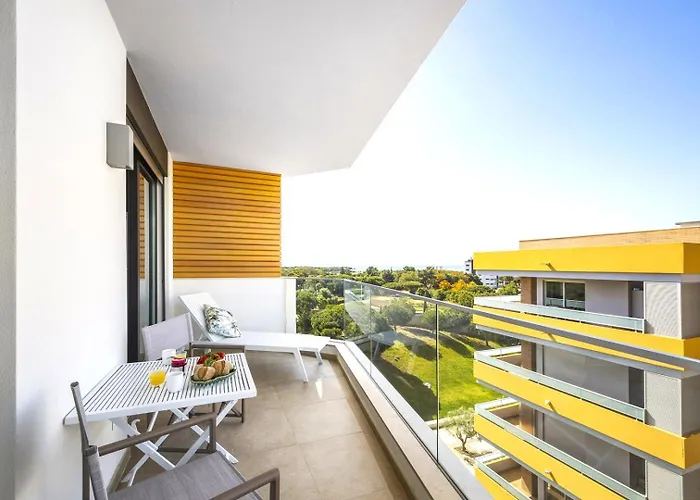 Apartment Luxury 3-bed Penthouse With Ocean Views, Terrace & Pool *