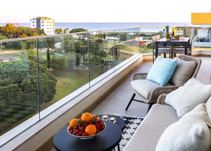 Apartment Luxury 3-bed Penthouse With Ocean Views, Terrace & Pool