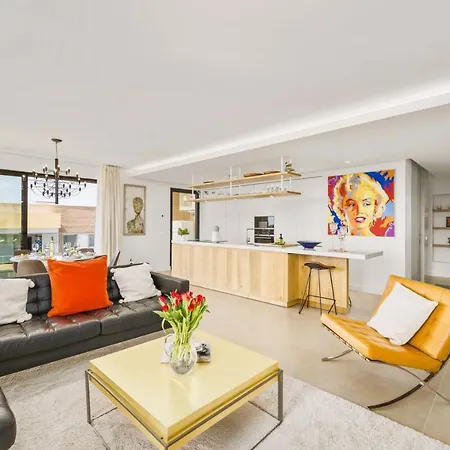 Luxury 3-bed Penthouse With Ocean Views, Terrace & Pool * Quarteira
