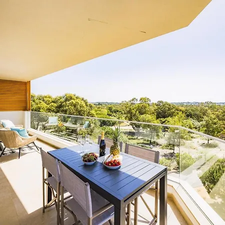 Lägenhet Luxury 3-bed Penthouse With Ocean Views, Terrace & Pool Quarteira