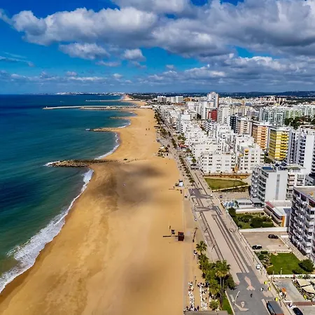 Luxury 3-bed Penthouse With Ocean Views, Terrace & Pool Apartamento