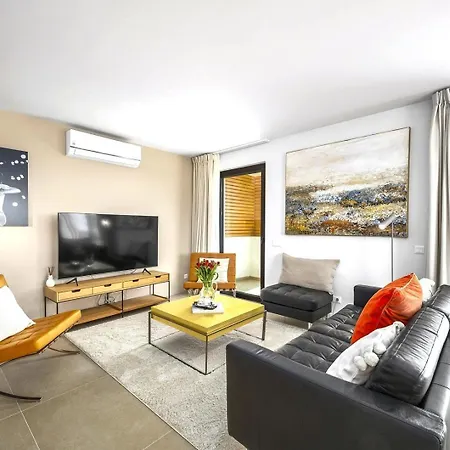 Luxury 3-bed Penthouse With Ocean Views, Terrace & Pool *