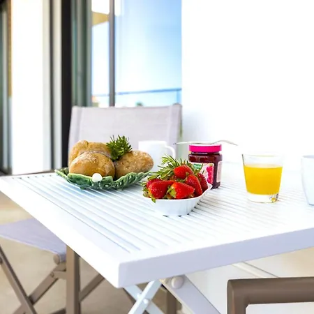 Luxury 3-bed Penthouse With Ocean Views, Terrace & Pool