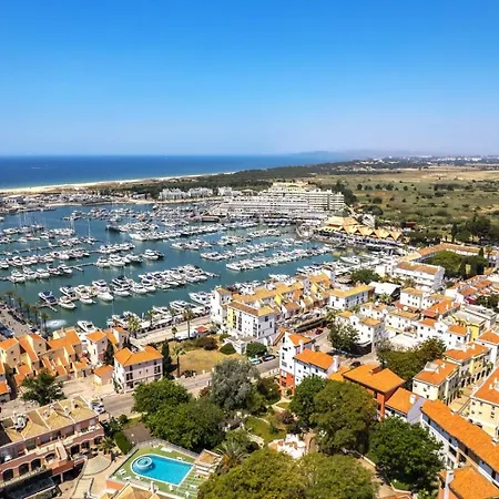 Apartment Luxury 3-bed Penthouse With Ocean Views, Terrace & Pool *