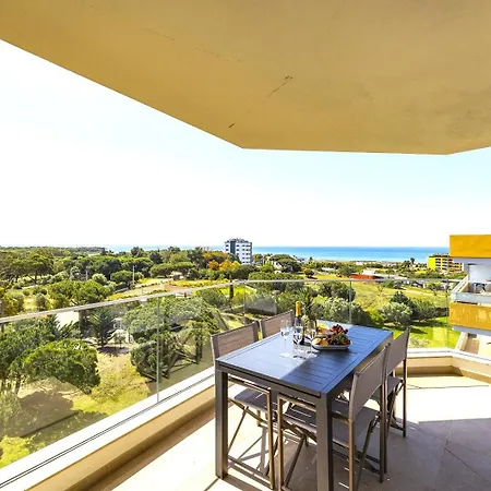 Apartment Luxury 3-bed Penthouse With Ocean Views, Terrace & Pool