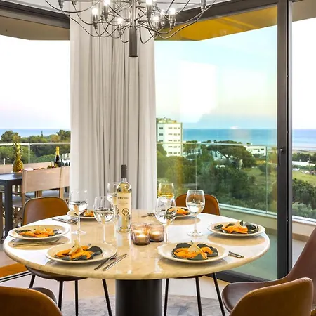 Apartment Luxury 3-bed Penthouse With Ocean Views, Terrace & Pool